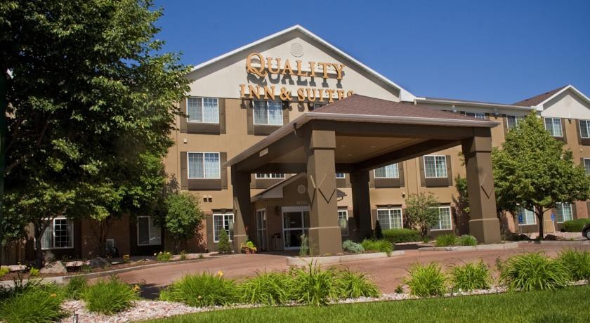 Quality Inn & Suites Fort Collins 2*