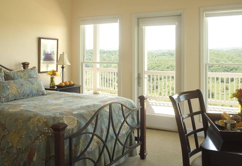 Inn At Riverbend 3*