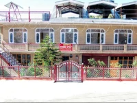 Aditya Home Stay 2*