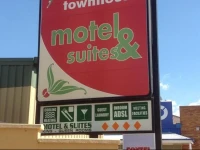Ashton Townhouse Motel & Suites 4*