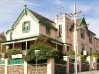 Hillview House 3*