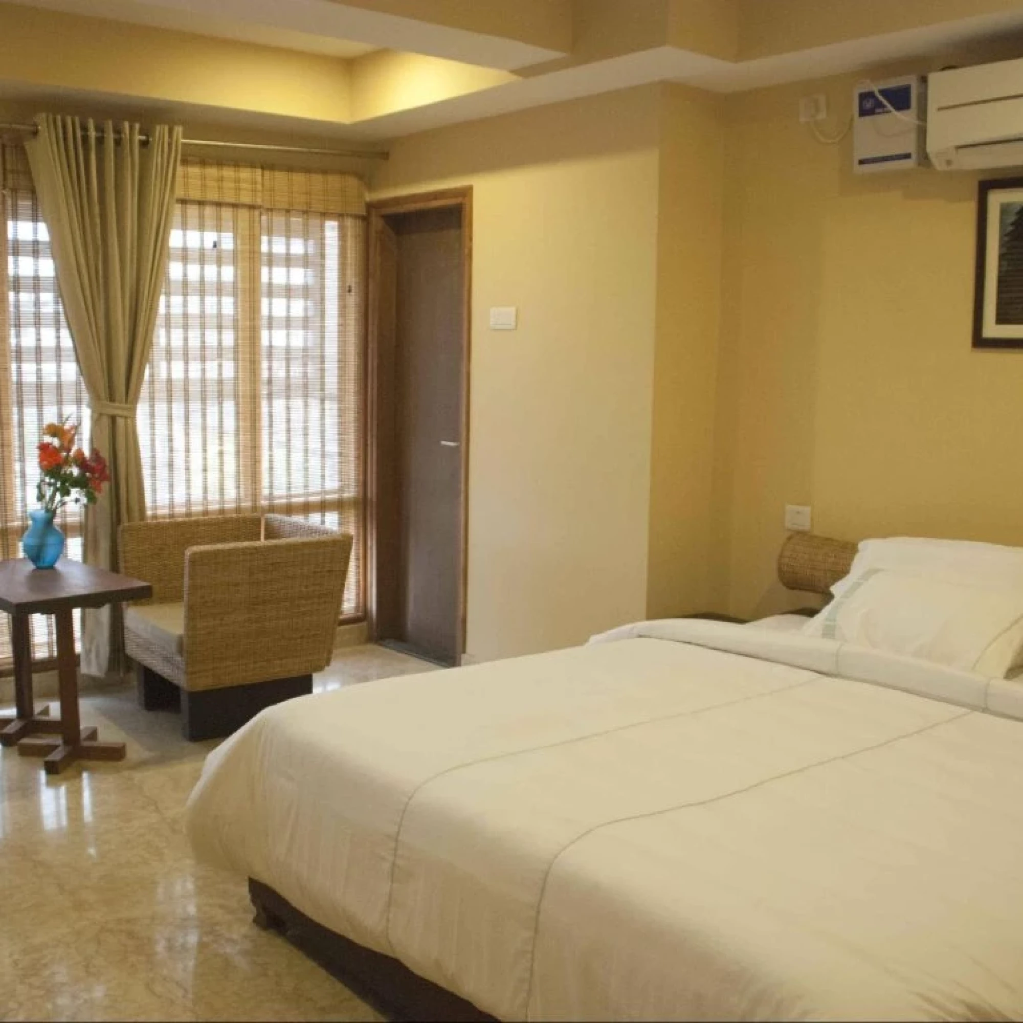 Rains Inn 3*