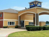 Days Inn Ennis 2*