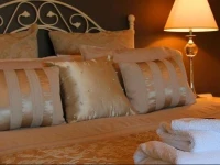 Cambridge Coach House 4*