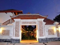 Aquarius Beach Hotel 