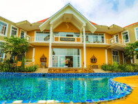 Leisure Safari Lodge