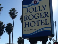 Jolly Roger Hotel 3*