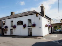 Old Black Lion 4*