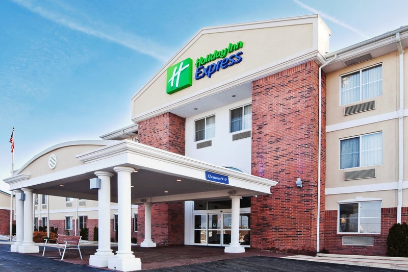 Holiday Inn Express Owasso 2*