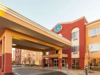 Comfort Suites Central/I-44 3*