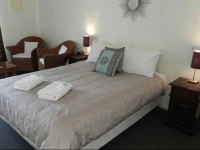 Harbourside Motel 3*