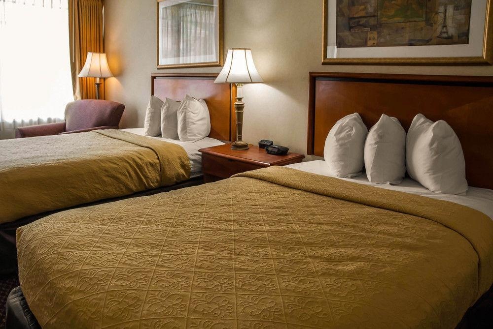 Econo Lodge Southwest 2*