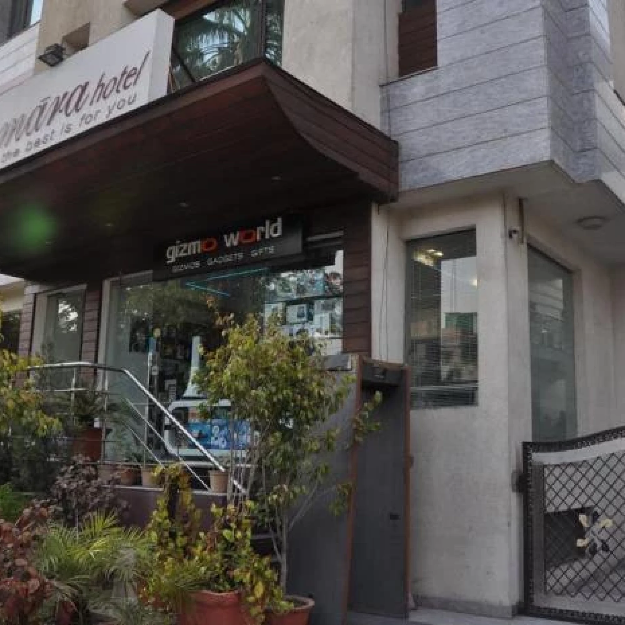 Amara Hotel Greater Kailash 3*