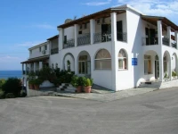 Yannis 3*
