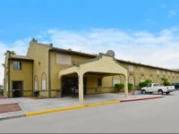 Super 8 Blythe 2*