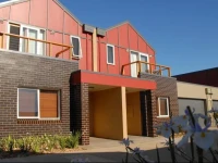 The Lakes Apartments 4*