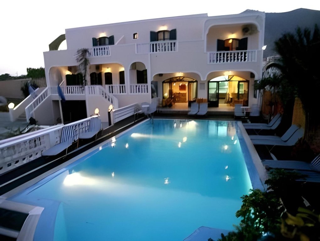 Stelios Place  3*