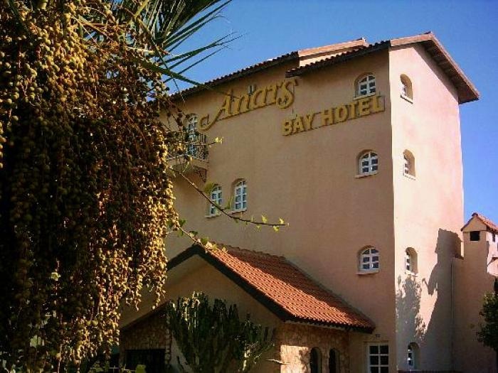 Anais Bay 3*
