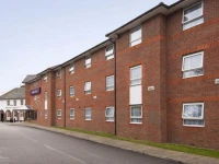 Premier Inn Leeds East 3*