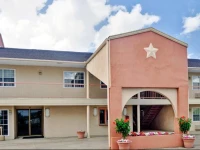 Days Inn Terrell 2*