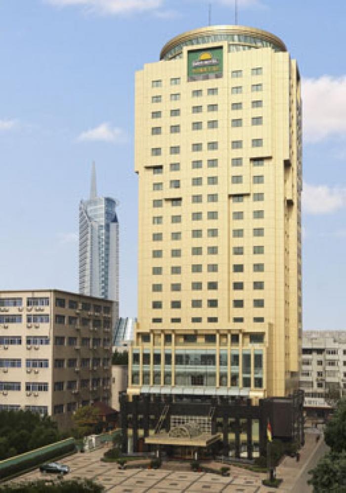 Days Hotel Shanghai 4*