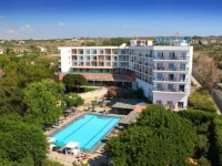 Marina Ayia Napa - 51 Kryo Nero Avenue 3*