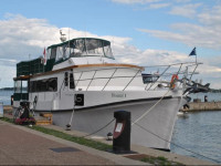 Making Waves Boatel