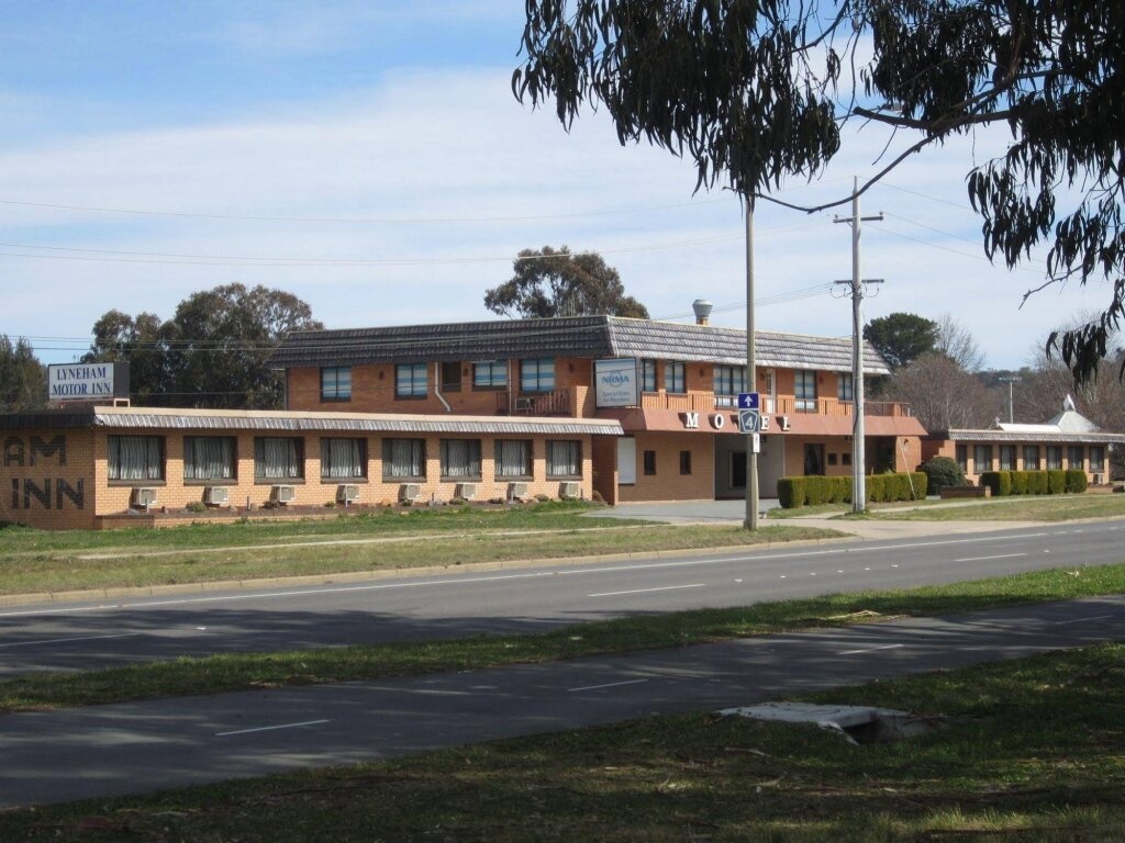 Canberra Lyneham Motor Inn 2*