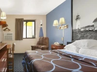Super 8 Massena 2*