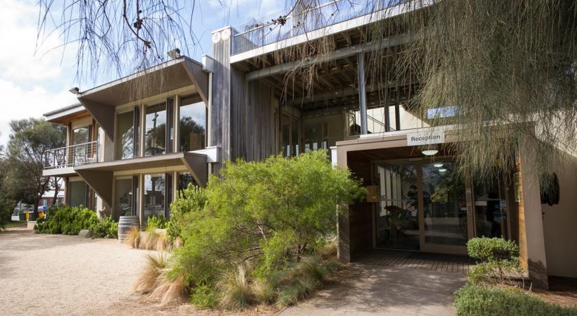 Apollo Bay Eco YHA 3*