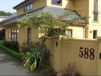 Alhambra Oaks Motor Lodge 4*