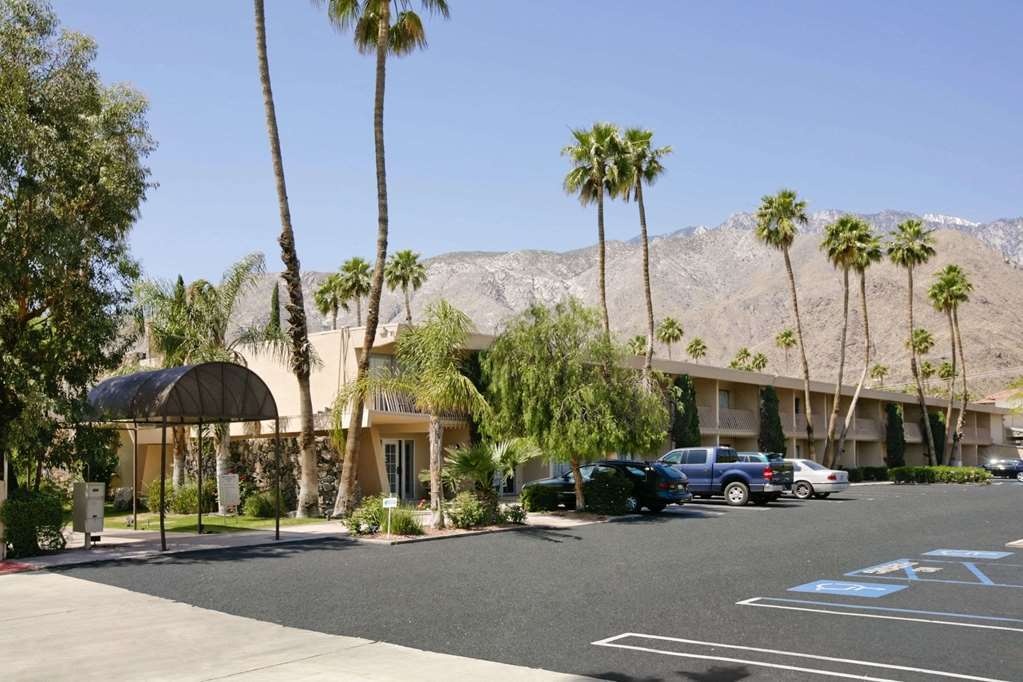 Days Inn Palm Springs 3*