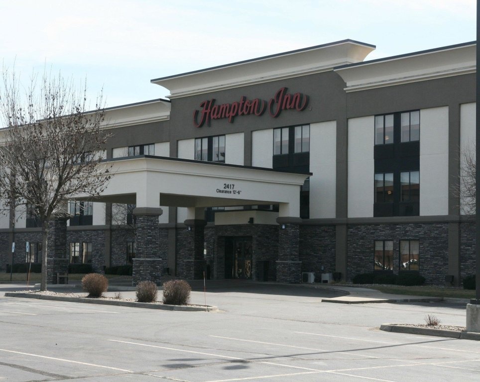 Hampton Inn Sioux Falls 3*