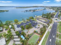 Moby Dick Waterfront Resort Motel 4*