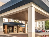 Hampton Inn Waldorf 3*