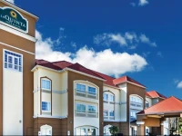 La Quinta Inn & Suites Palestine 3*