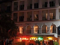 Parrots Inn 2*