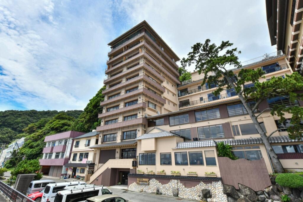 Hokkawa Onsen Hotel 3*