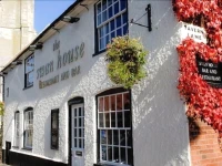 The Swan House 4*