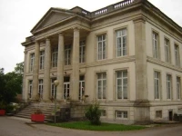 Hostellerie De La Quenoeuille 2*