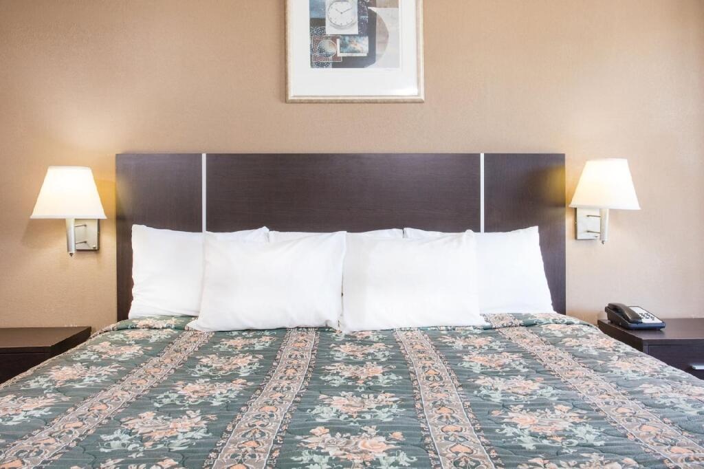 Days Inn Rockingham 3*