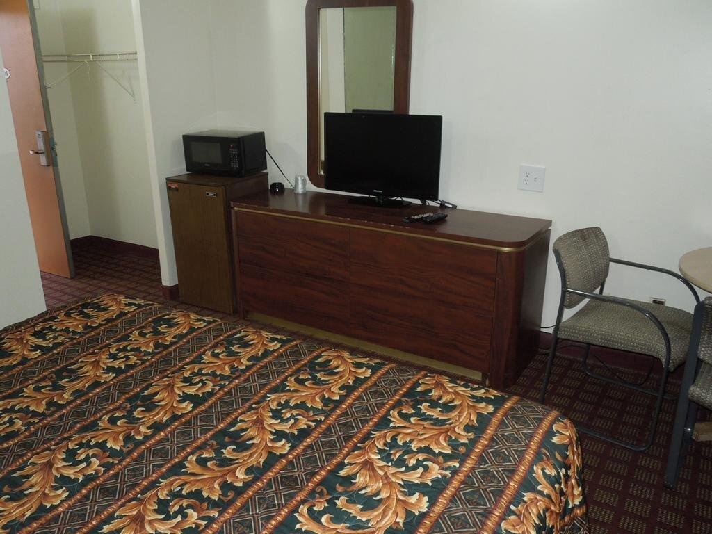 West Shore Motel 2*
