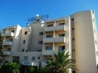 Pierre Anne Beach Hotel  3*