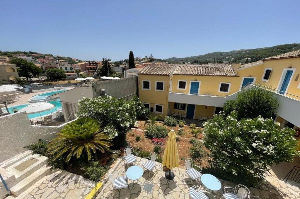 Sunflower Apartments 