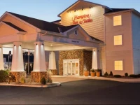 Hampton Inn & Suites Mystic 3*