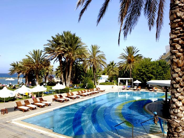 Constantinou Bros Pioneer Beach 4*