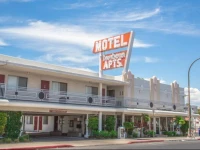 Downtowner Motel 1*