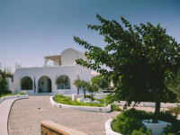 Kirini Suites & Spa Hotel