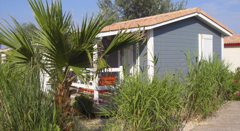 Camping Hameau Des Cannisses 2*