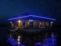 Al Jawhara Floating Suite 